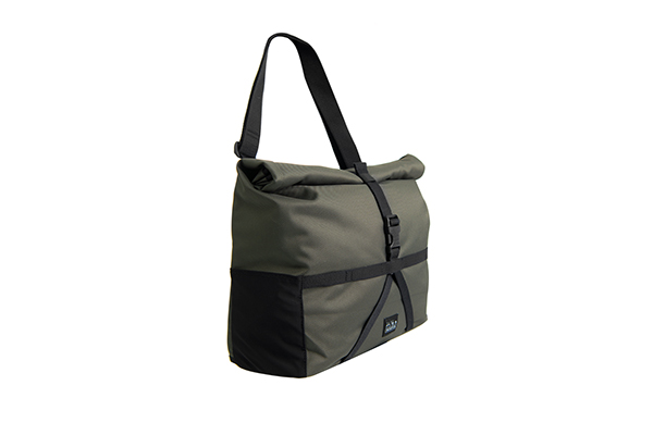 borough roll top bag medium in olive